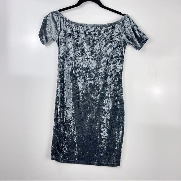 Forever 21 Off Shoulder Crushed Velvet Mini Body Con Dress Women's Size Medium - Picture 1 of 5